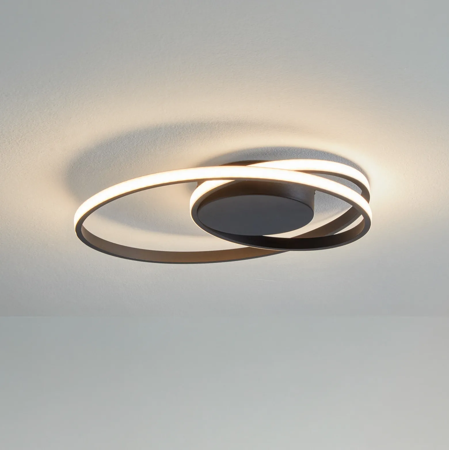 Plafón LED Lindby Youna, negro, aluminio, 39 cm, atenuable