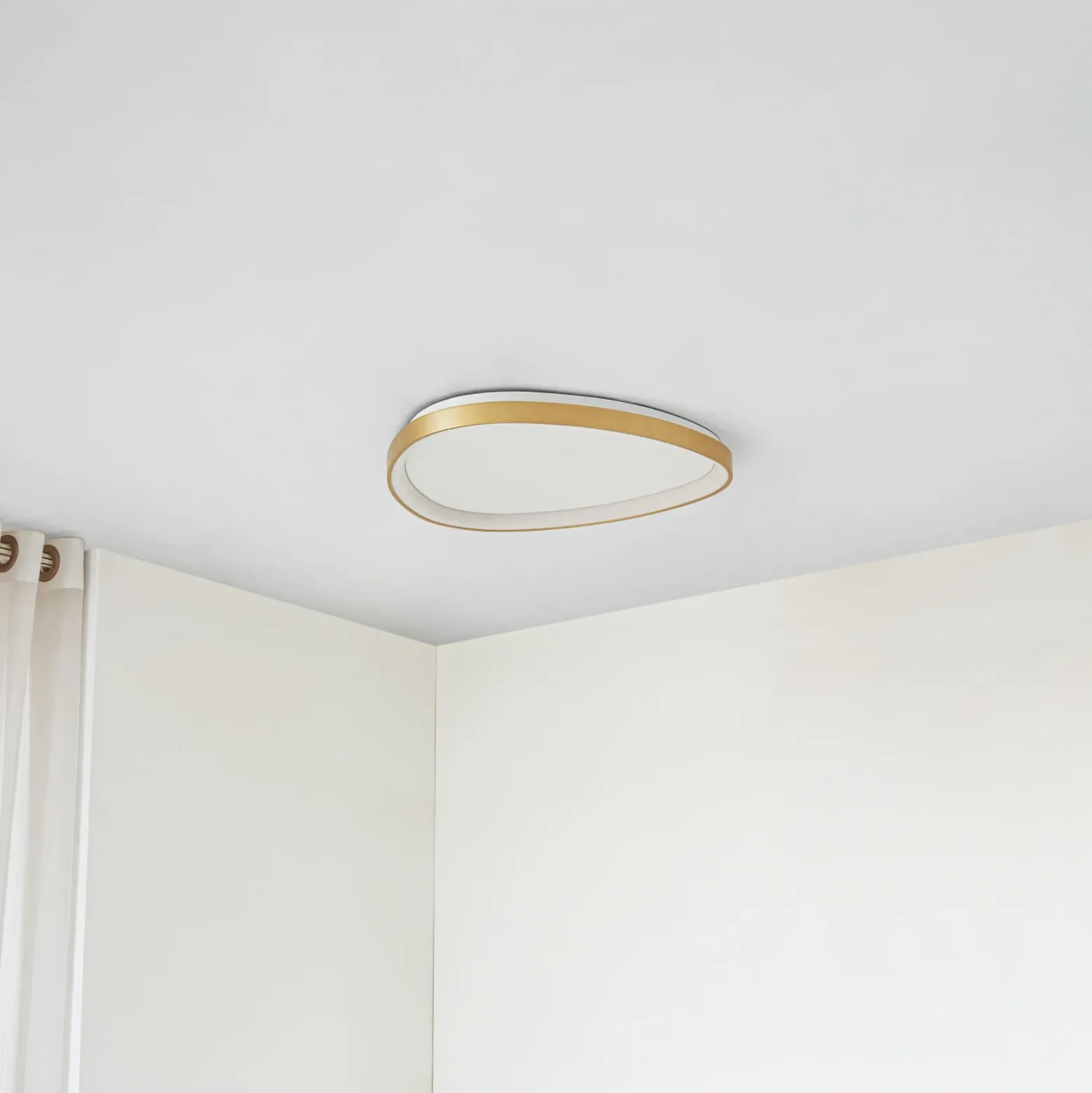 Plafón LED Lucande Asken, 61 cm, dorada, CCT, atenuable