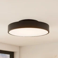 Plafón LED Milada de Lindby, negra, CCT, control remoto