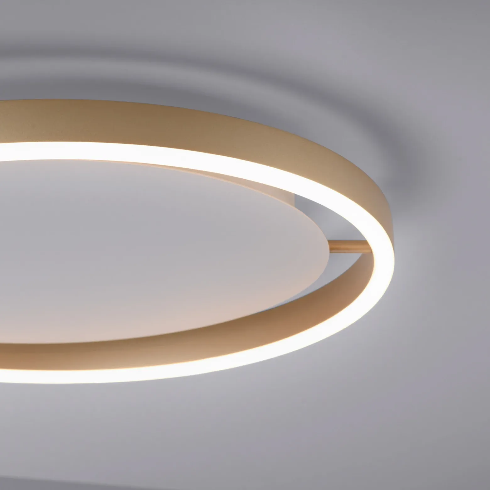 Plafón LED Ritus, Ø 39,3cm latón mate
