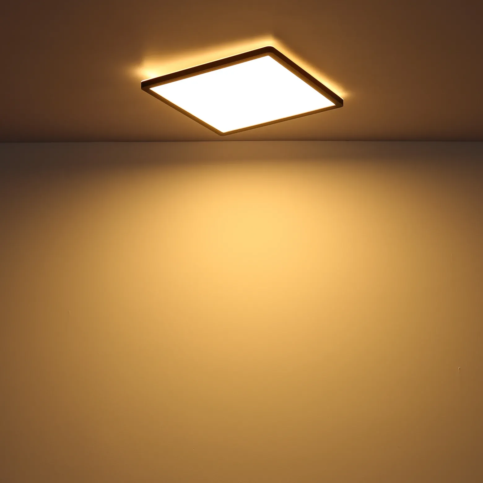 Plafón LED Sapana, angular, atenuable, negro
