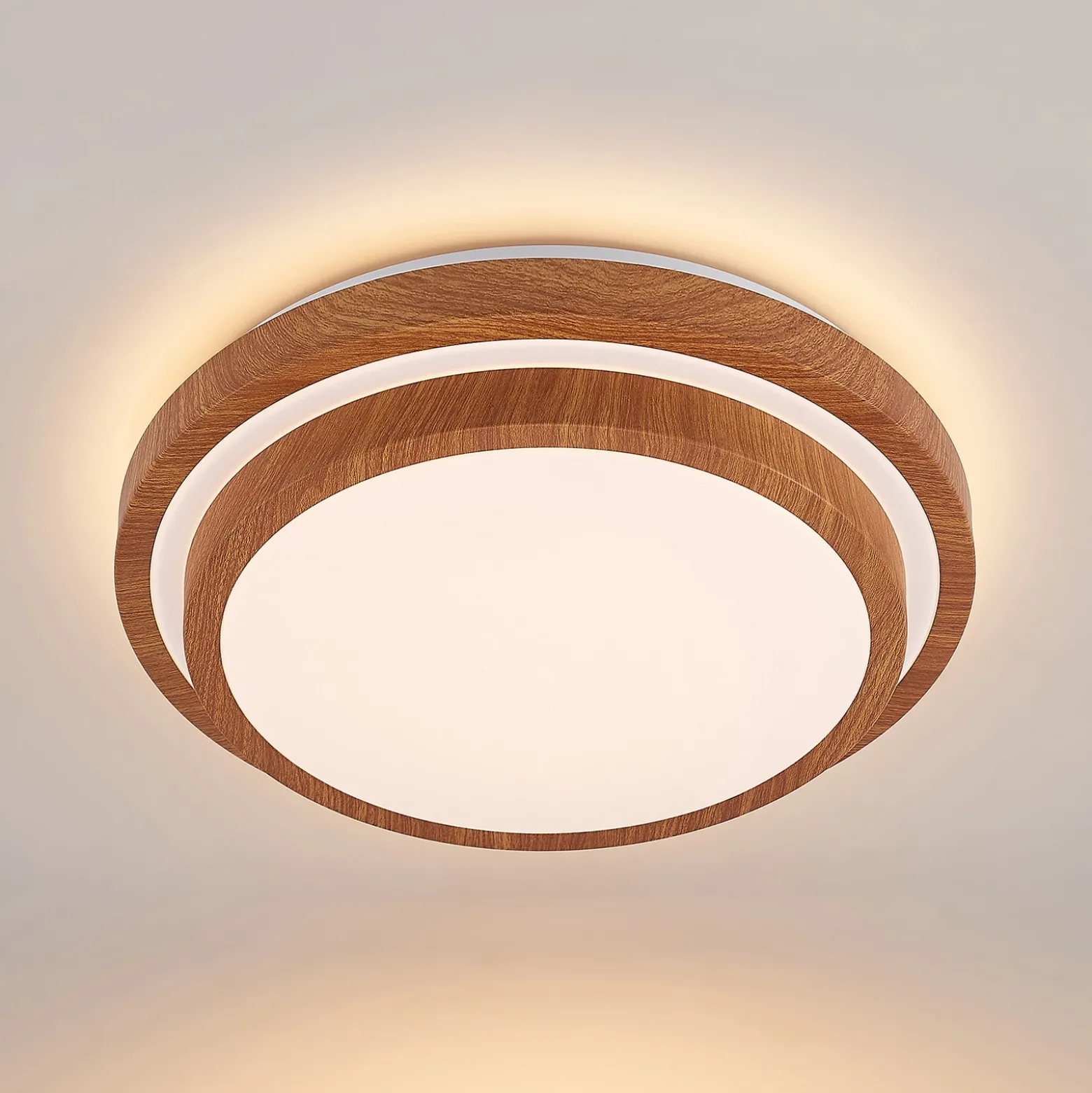 Plafón LED Vaako de Lindby, Ø 41 cm, metal, aspecto madera
