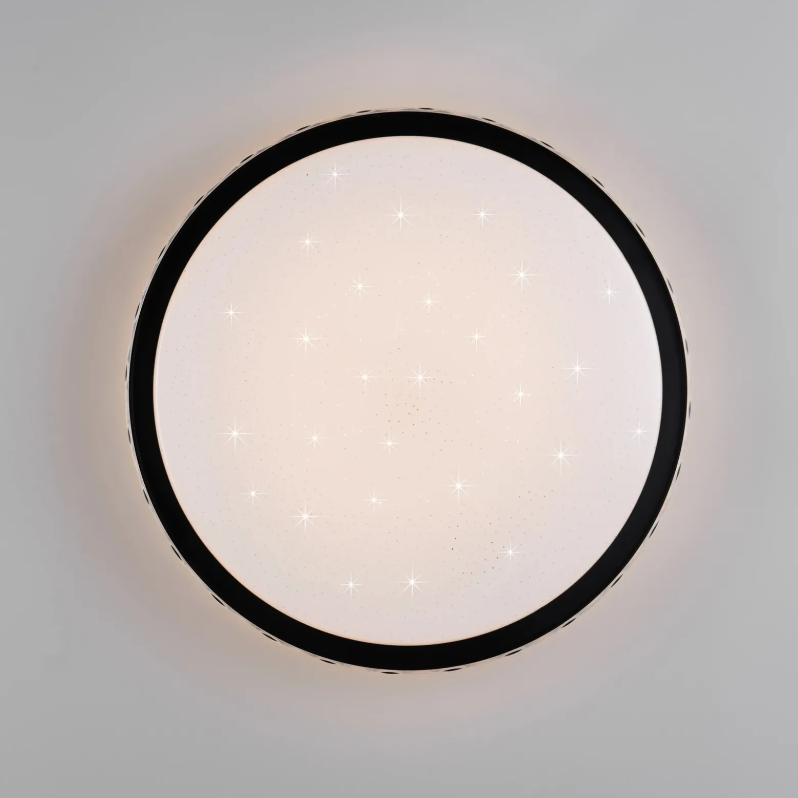 Plafón LED Varda, negro, Ø 39 cm, control remoto