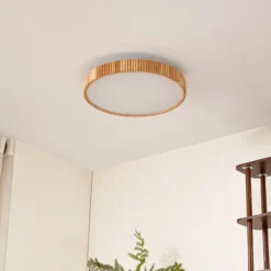 plafón LED Velua de Lindby, blanco/madera clara, CCT, Ø 50 cm