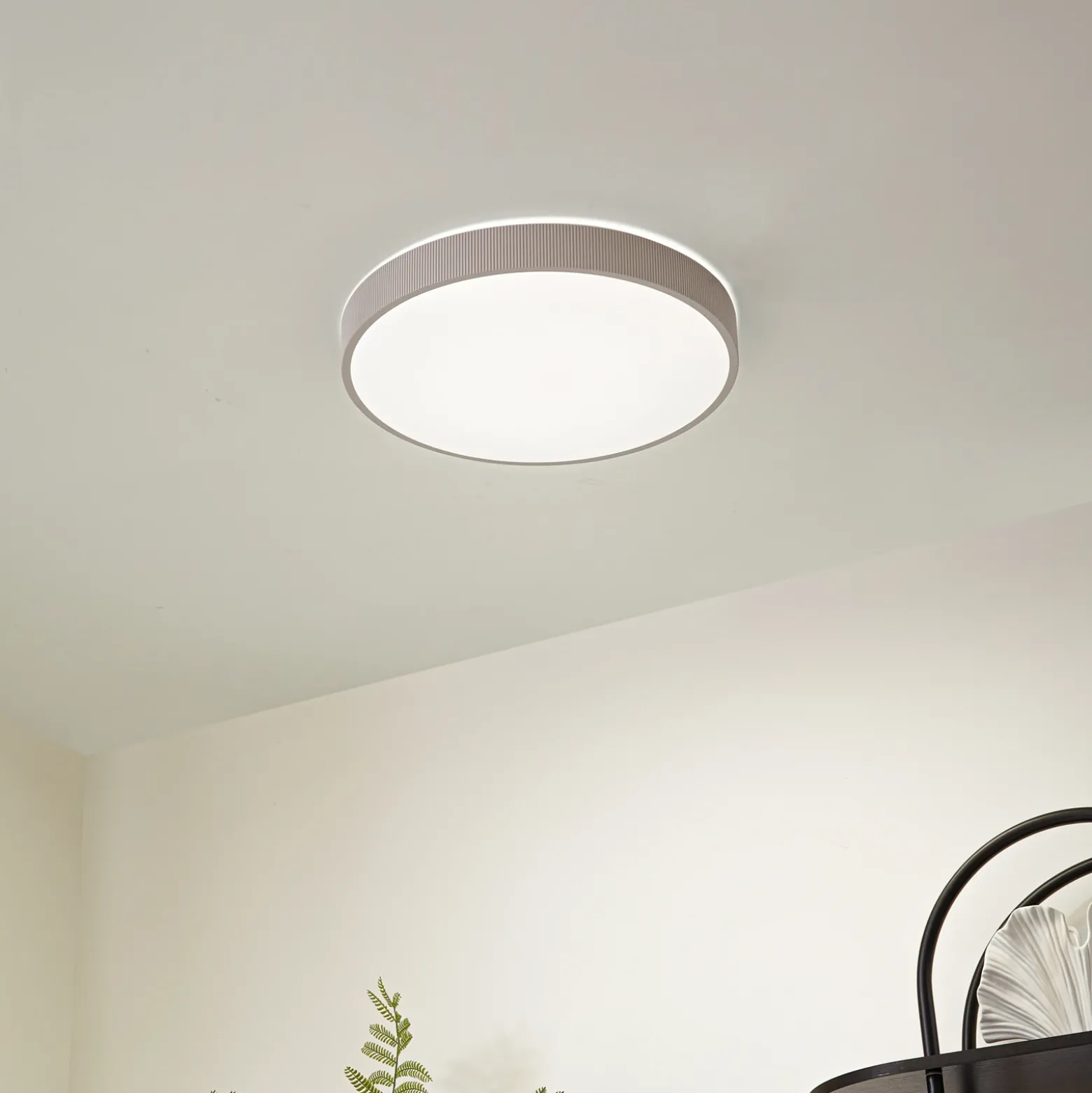 Plafón LED Zylo de Lindby, color topo, Ø 49 cm, CCT atenuable