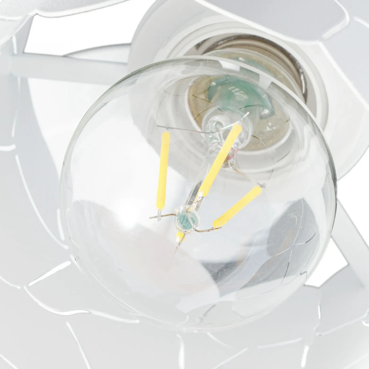 Plafón Lindby Aralena, blanco, 4 luces, longitud 97 cm
