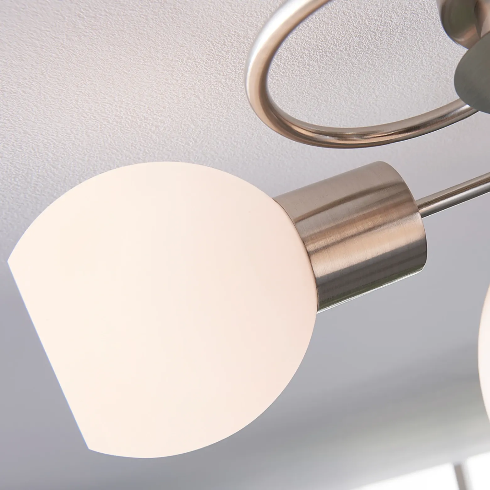 Plafón Lindby Ciala, 43 cm, 4 luces, color níquel, cristal