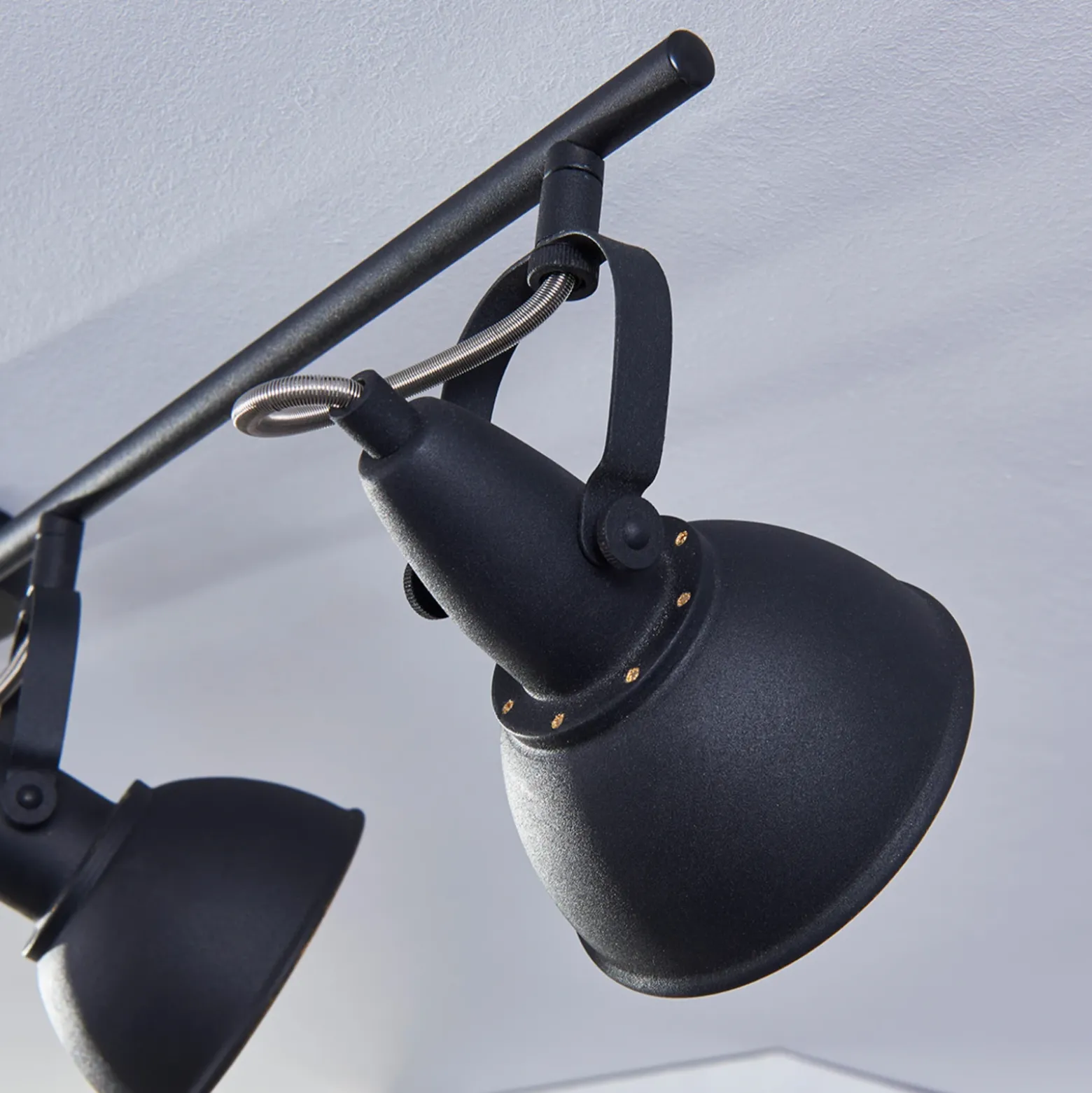Plafón Lindby Julin, 85 cm, 4 luces, negro-dorado