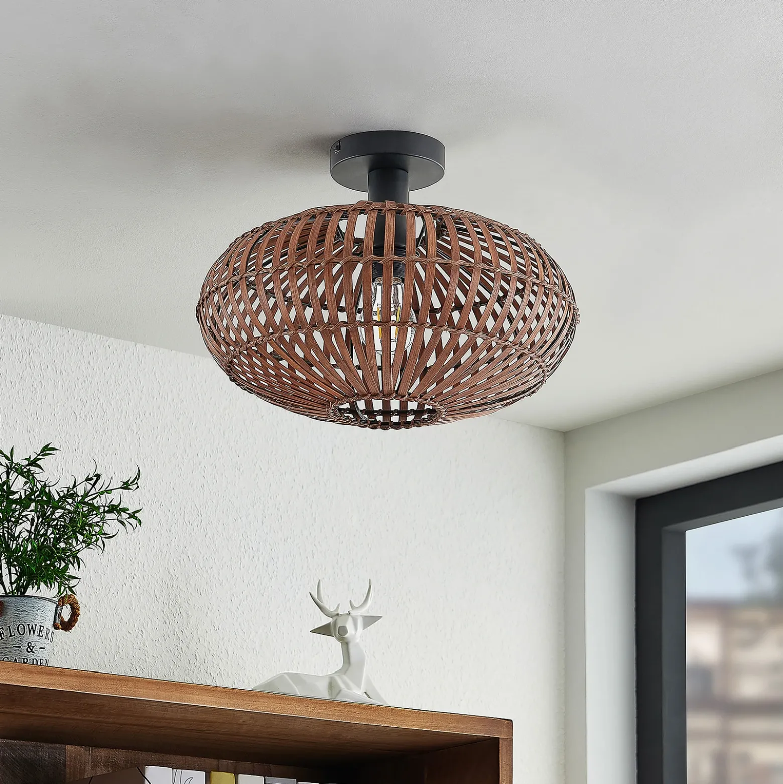 Plafón Lindby Majeora, Ø 40 cm, marrón, bambú