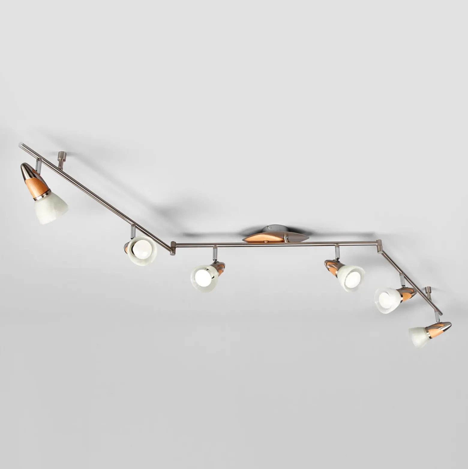 Plafón Lindby Marena, 6 luces, cristal, madera, 180 cm de largo