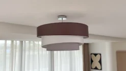 Plafón Lindby Melia, marrón/gris, tejido, Ø 56 cm