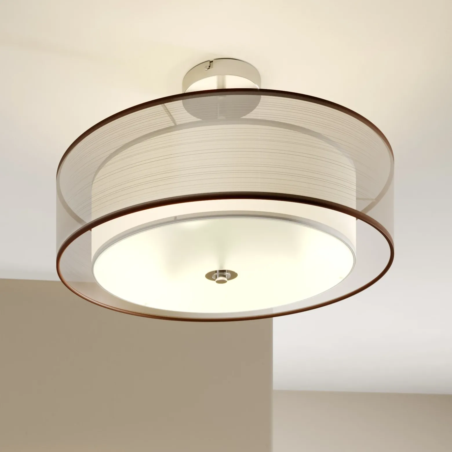 Plafón Lindby Pikka, marrón, de tela, Ø 50 cm, E27