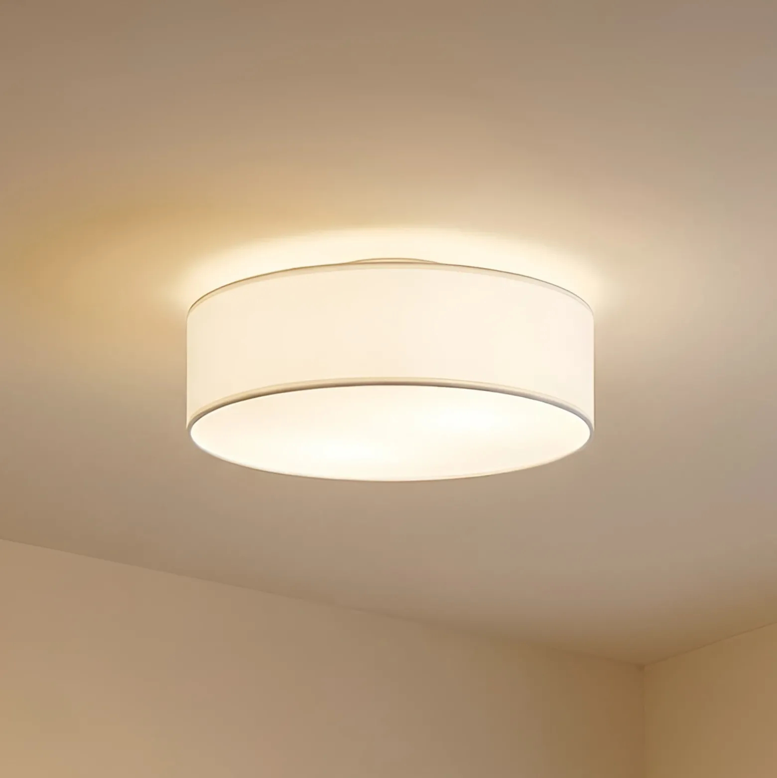Plafón Lindby Sebatin, Ø 40 cm, color crema, tela, casquillo E27