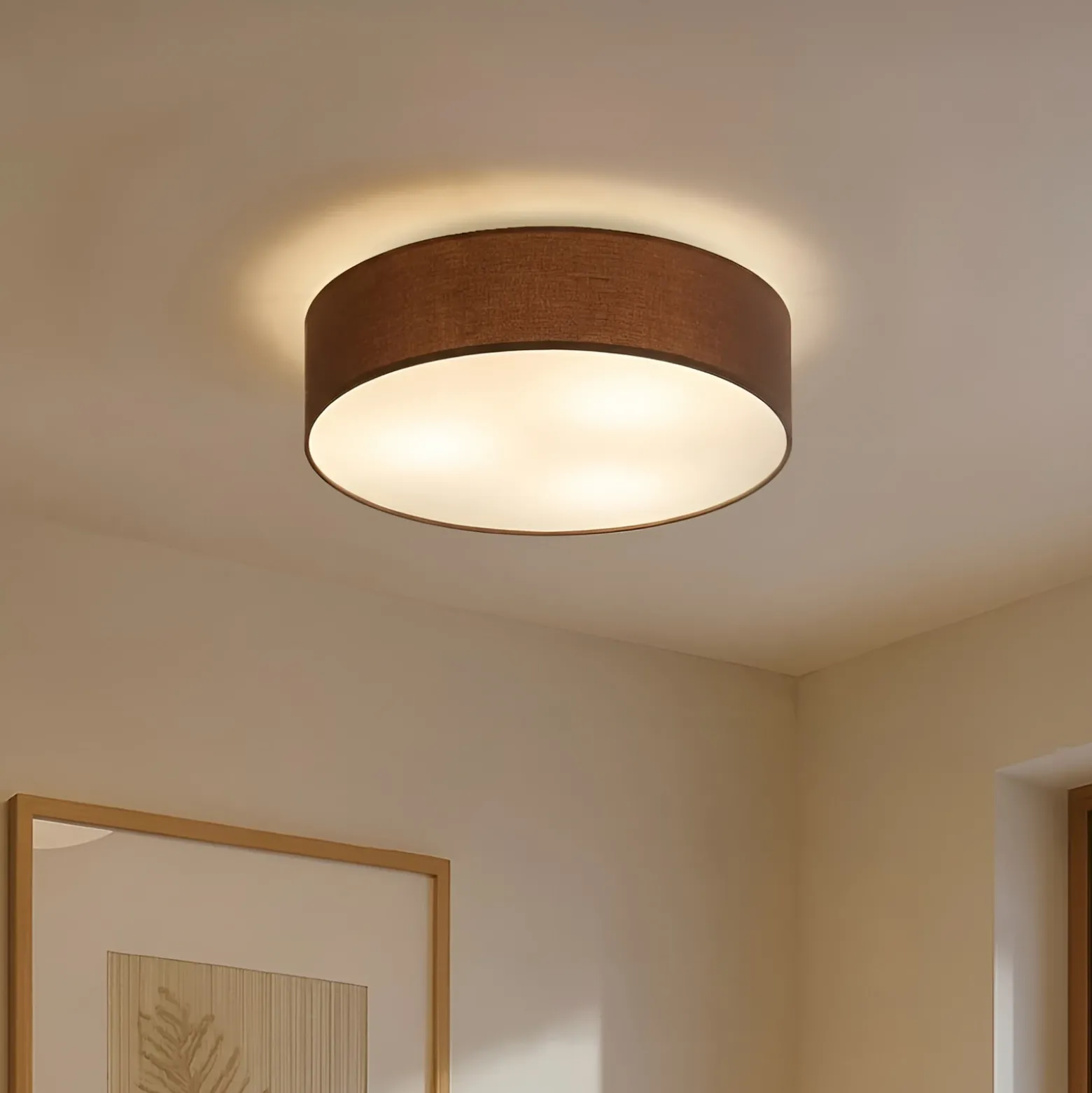 Plafón Lindby Sebatin, Ø 50 cm, marrón claro, tela, E27