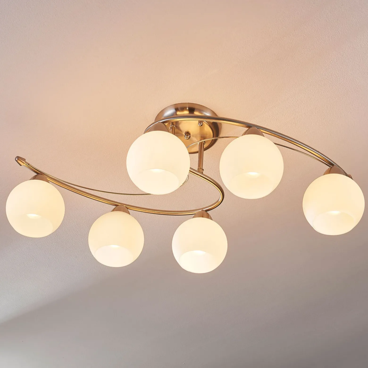 Plafón Lindby Svean, 6 luces, blanco, cristal, longitud 75cm