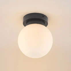 Plafón Lindby Tavino, pantalla esférica, negro