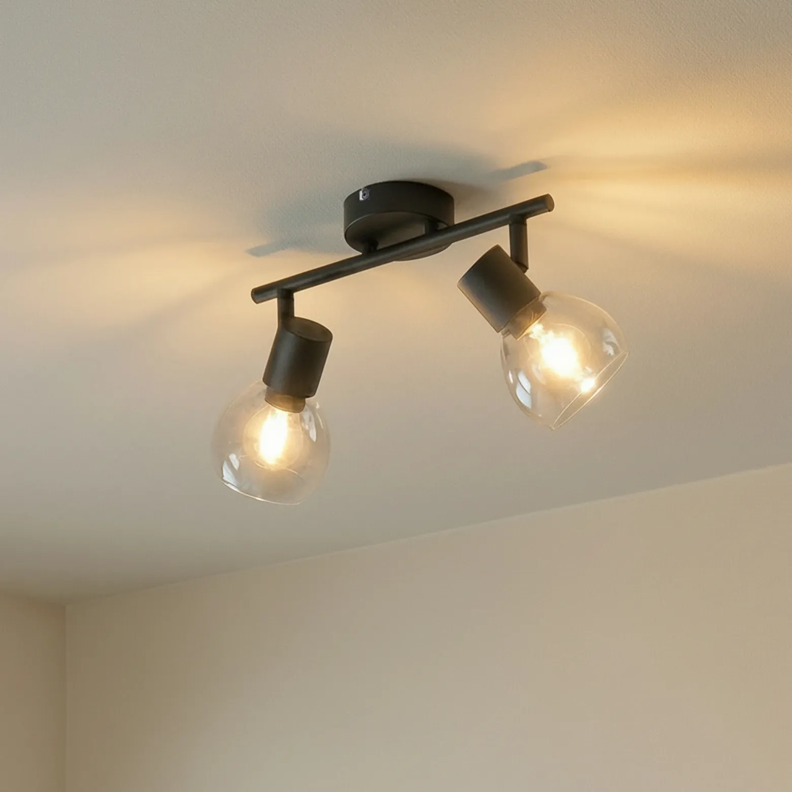 Plafón Pendura de Lindby, 2 luces, negro, cristal