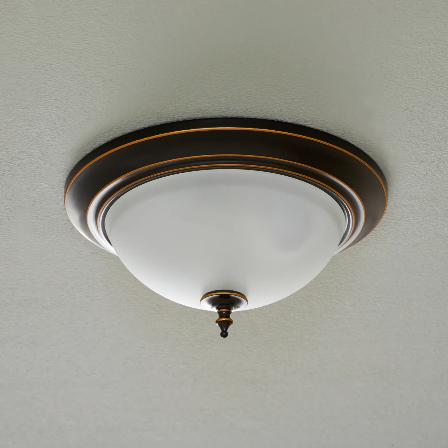 Plafón Westinghouse Harwell, color bronce