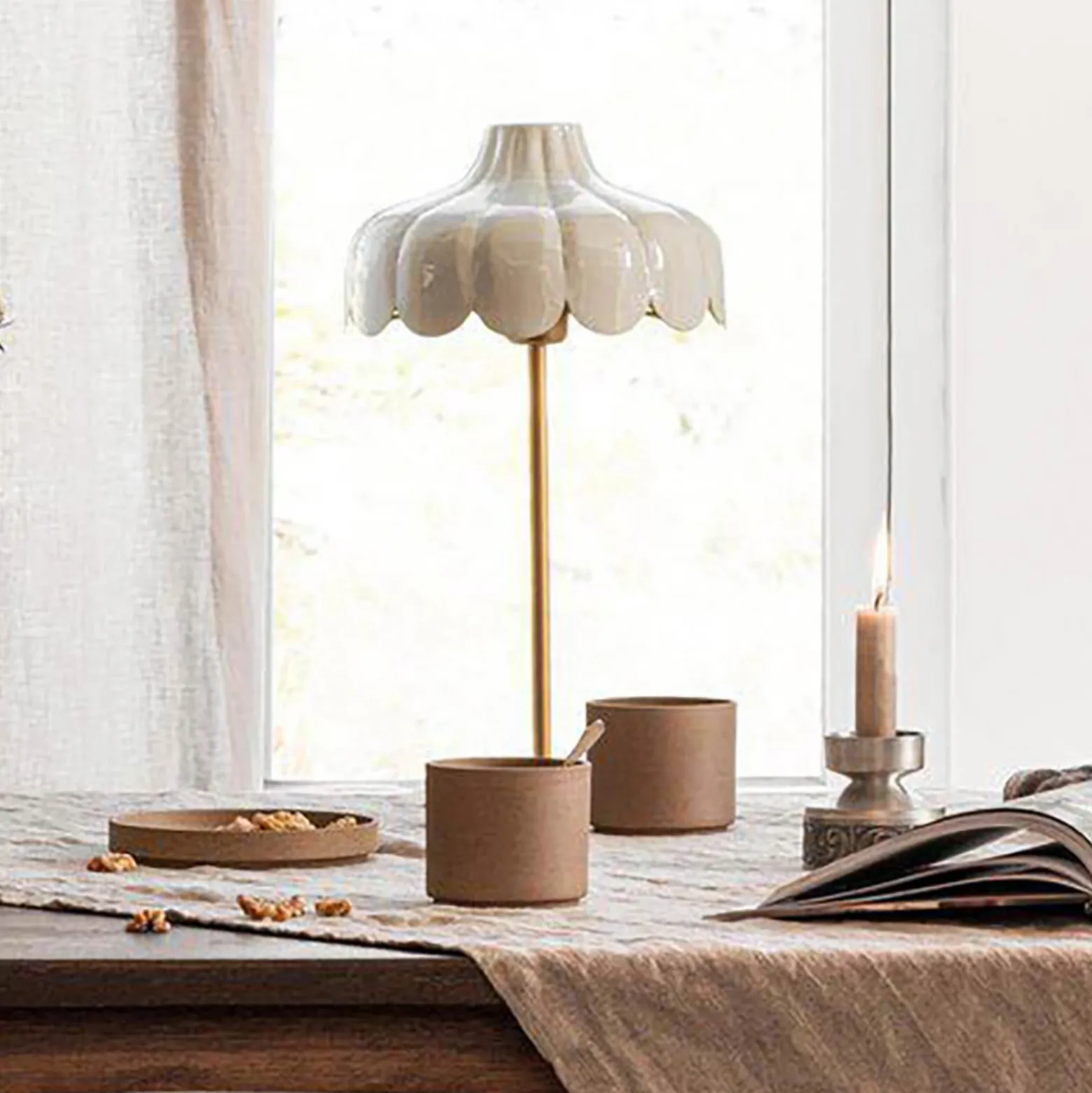 PR Home Wells lámpara de mesa beige/oro