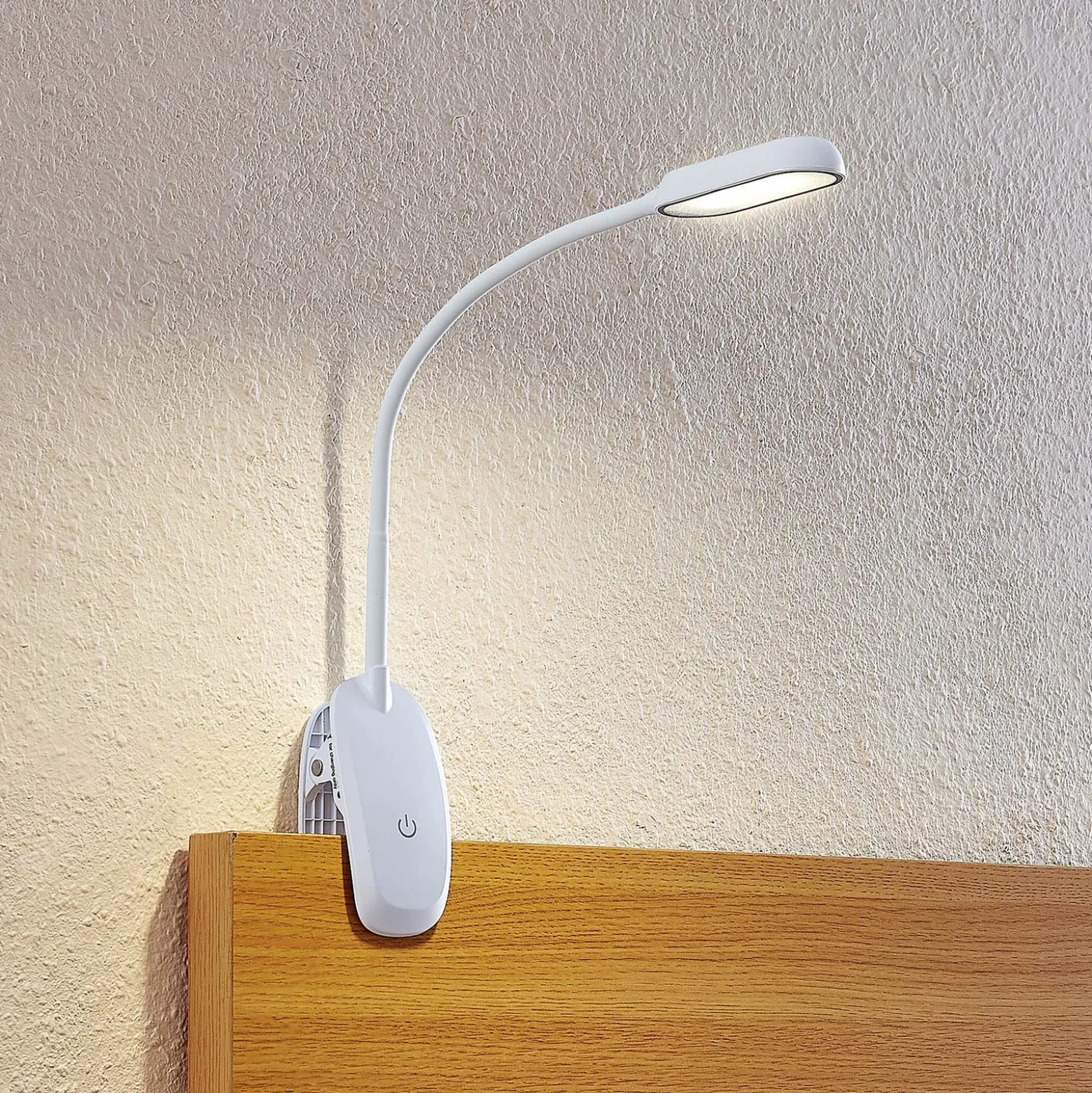 Prios lámpara de pinza LED Najari, altura 51 cm, blanco, batería recargable, USB