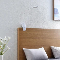 Prios lámpara de pinza LED Najari, altura 51 cm, blanco, batería recargable, USB