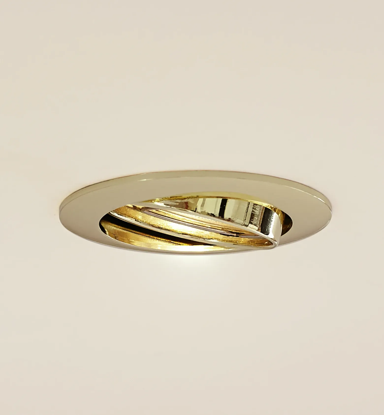 Prios lámpara de techo empotrable Fibur, oro, aluminio, Ø 8,2 cm
