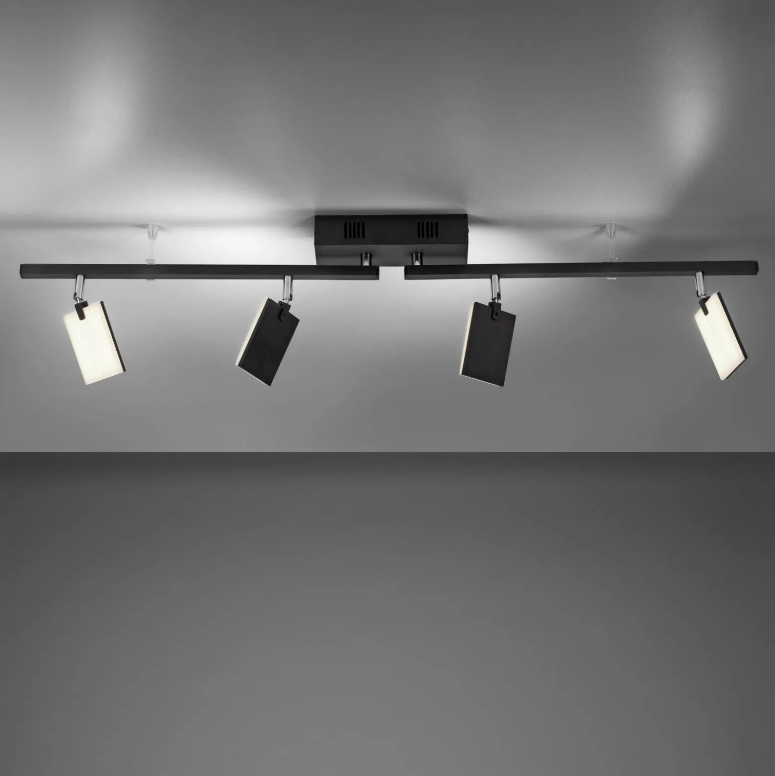 PURE Mira plafón 4 luces control remoto CCT negro