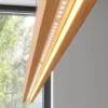 Quitani Lámpara colgante LED Alin, longitud 138 cm, roble natural