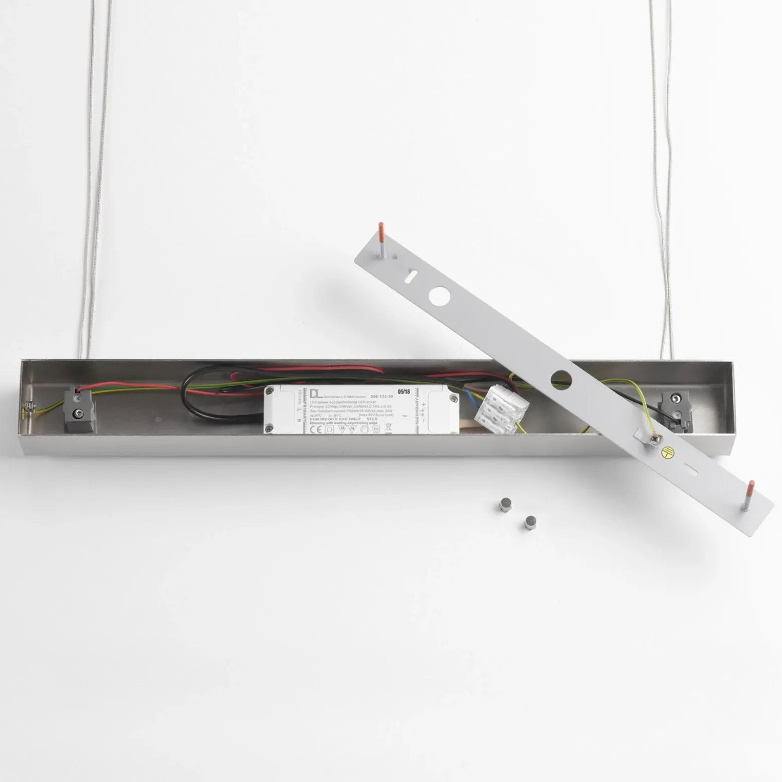 Quitani lámpara colgante LED Hiba, roble natural, longitud 148 cm