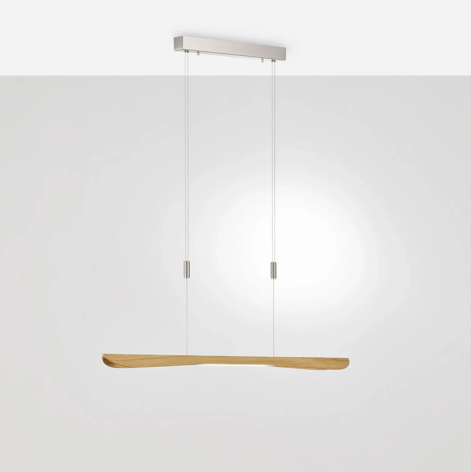Quitani lámpara colgante LED Hiba, roble natural, longitud 118 cm