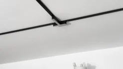 Regleta LED Lindby 48 V Lumaro, negra, en forma de T, atenuable