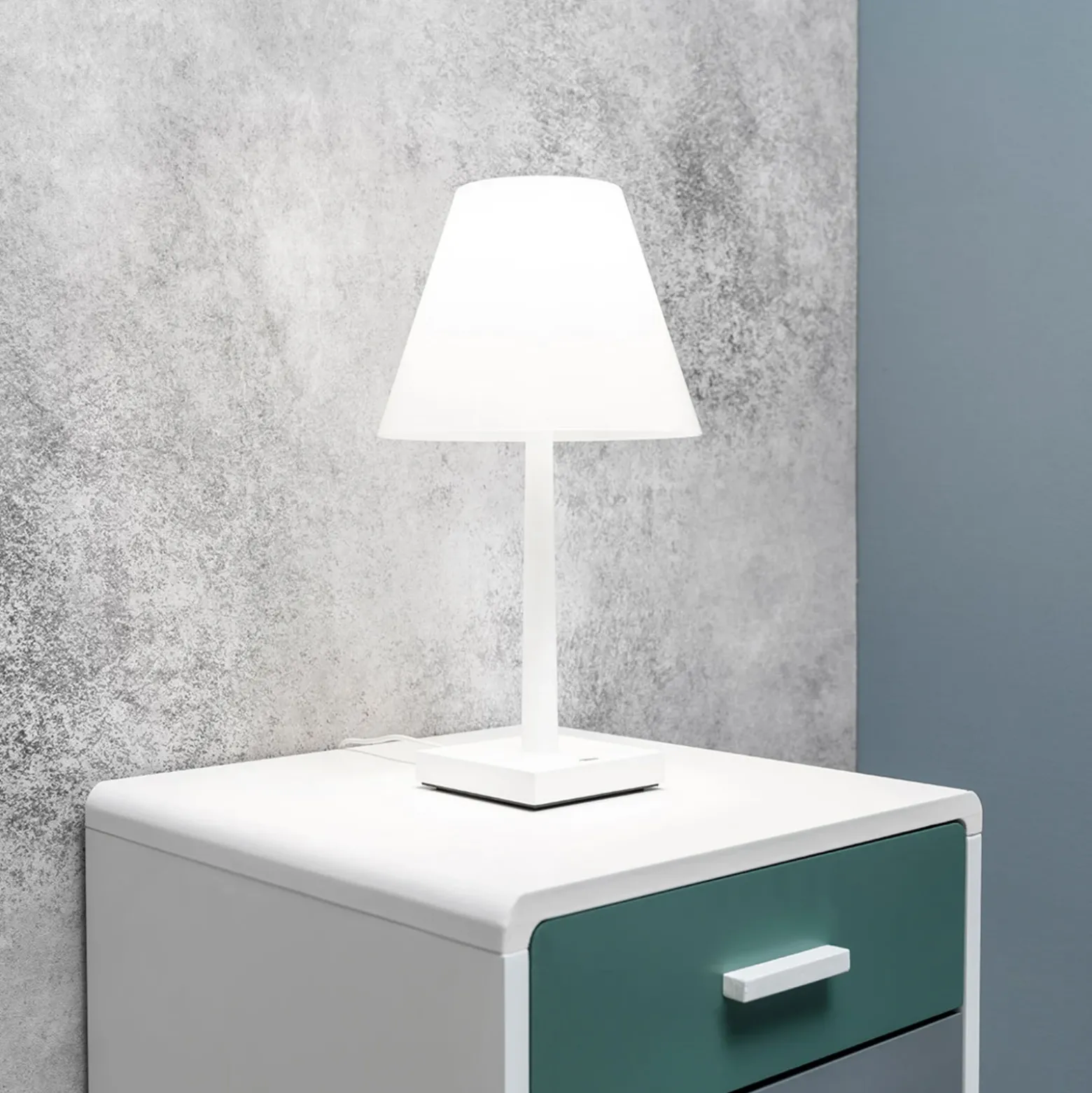 Rotaliana Dina+ Lámpara de mesa LED recargable blanco/blanco