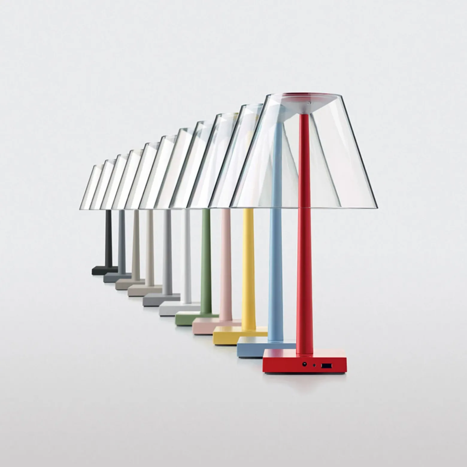 Rotaliana Dina+ T1 LED lámpara de mesa recargable crema