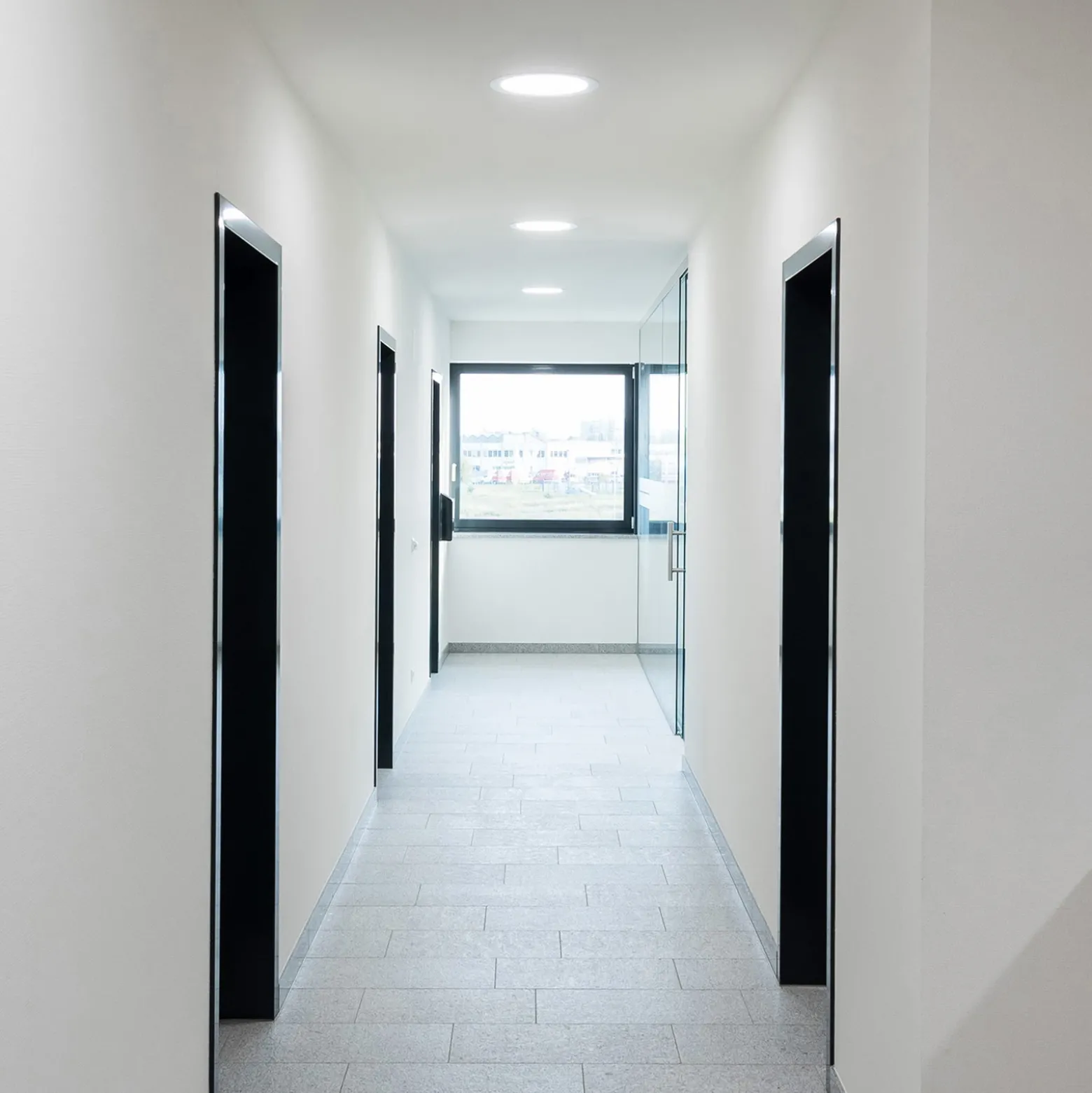 RZB HB 801 LED downlight empotrable IP54 Ø19cm 16W