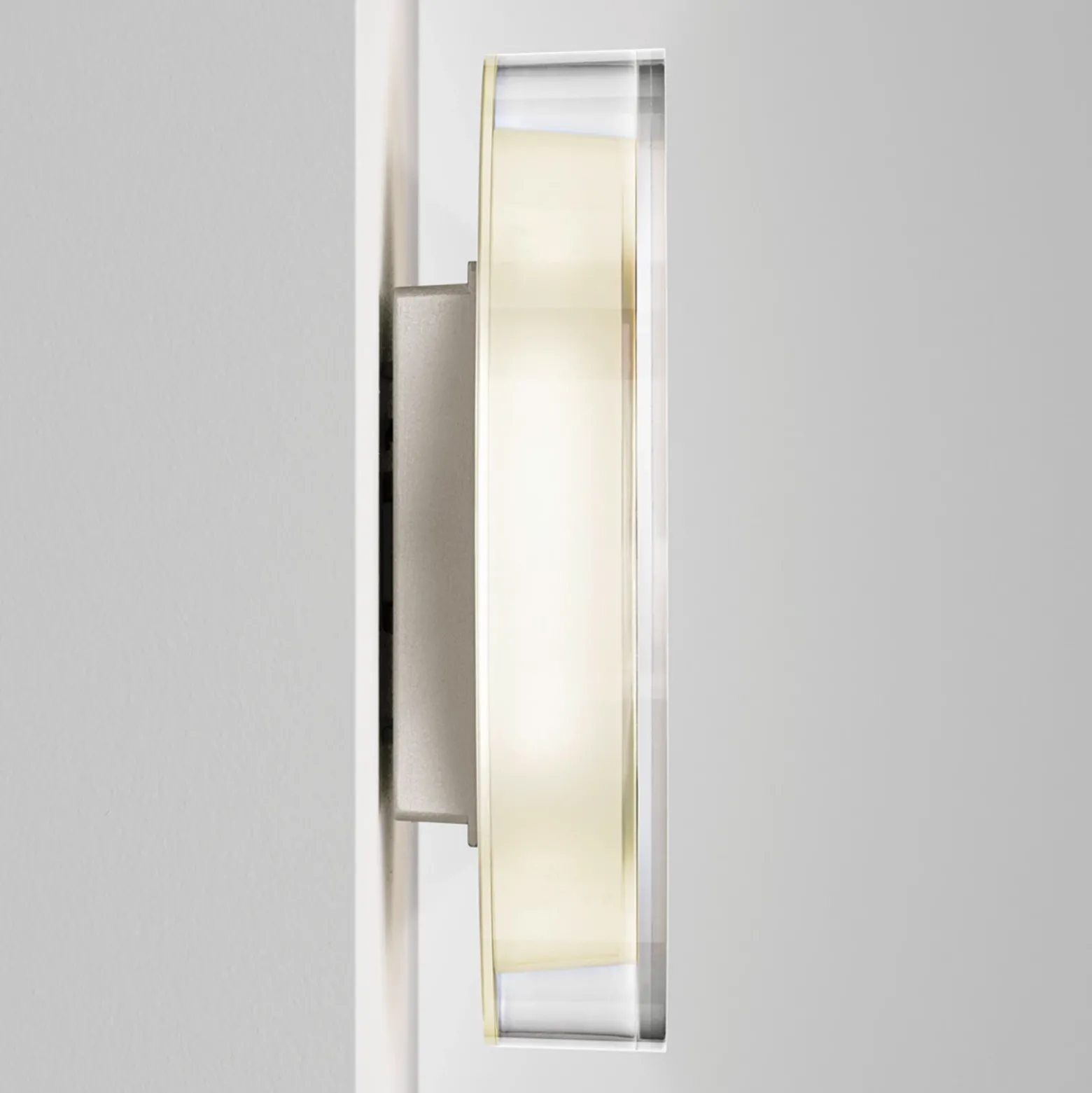 serien.lighting LYD - aplique de pared LED con espejo