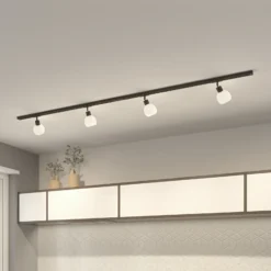Sistema de riel monofásico Lindby, E14, 4 luces, negro
