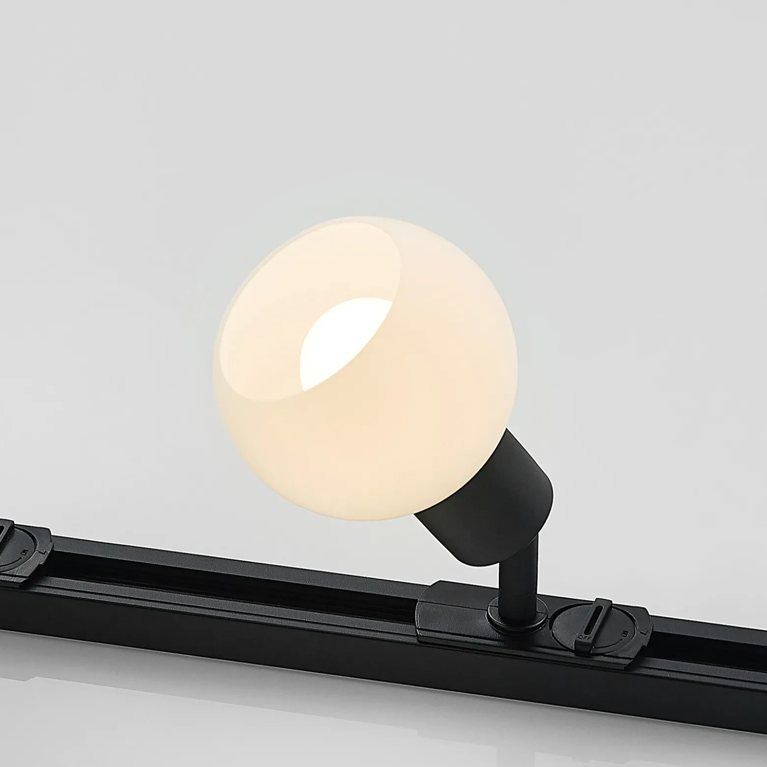 Sistema de riel monofásico Lindby, E14, 4 luces, negro