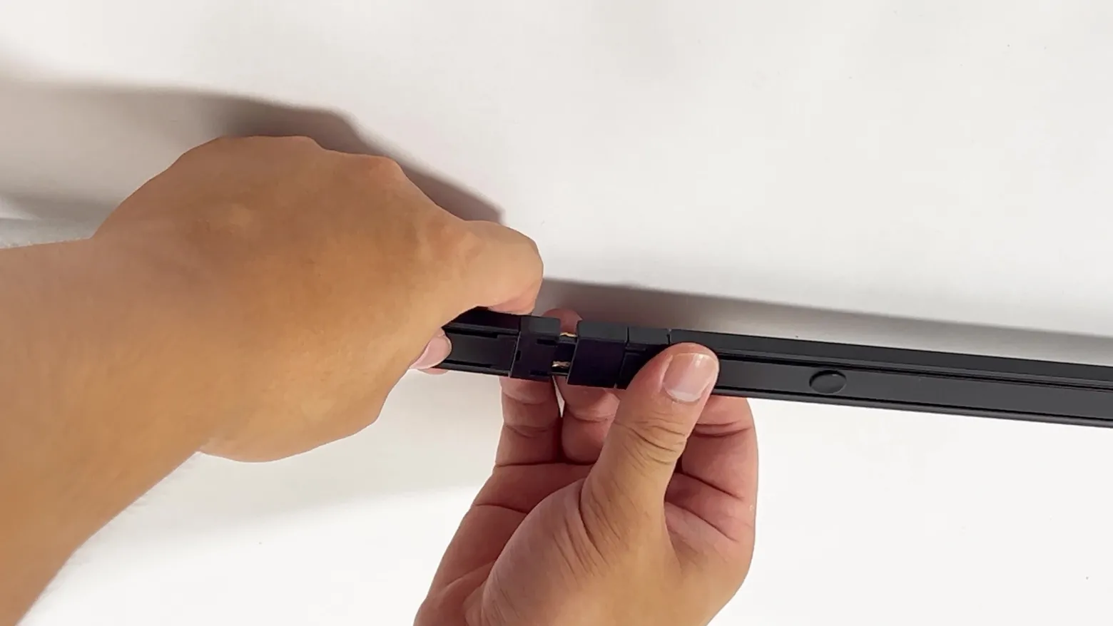 Sistema de riel 48 V Lumaro, focos, 7 luces, negro, Ø 4 cm