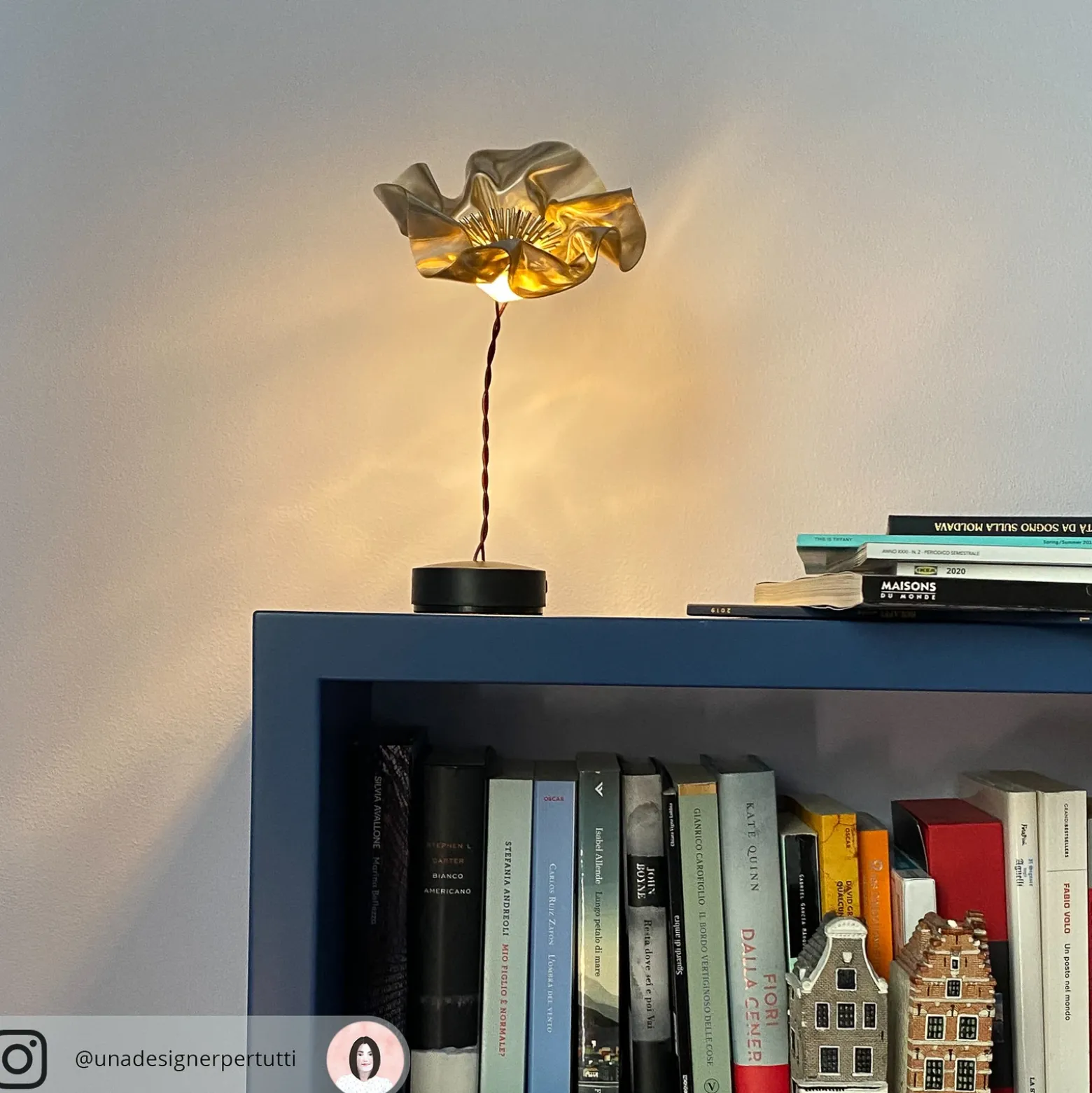 Slamp LaFleur Lámpara de mesa LED, batería recargable, terciopelo