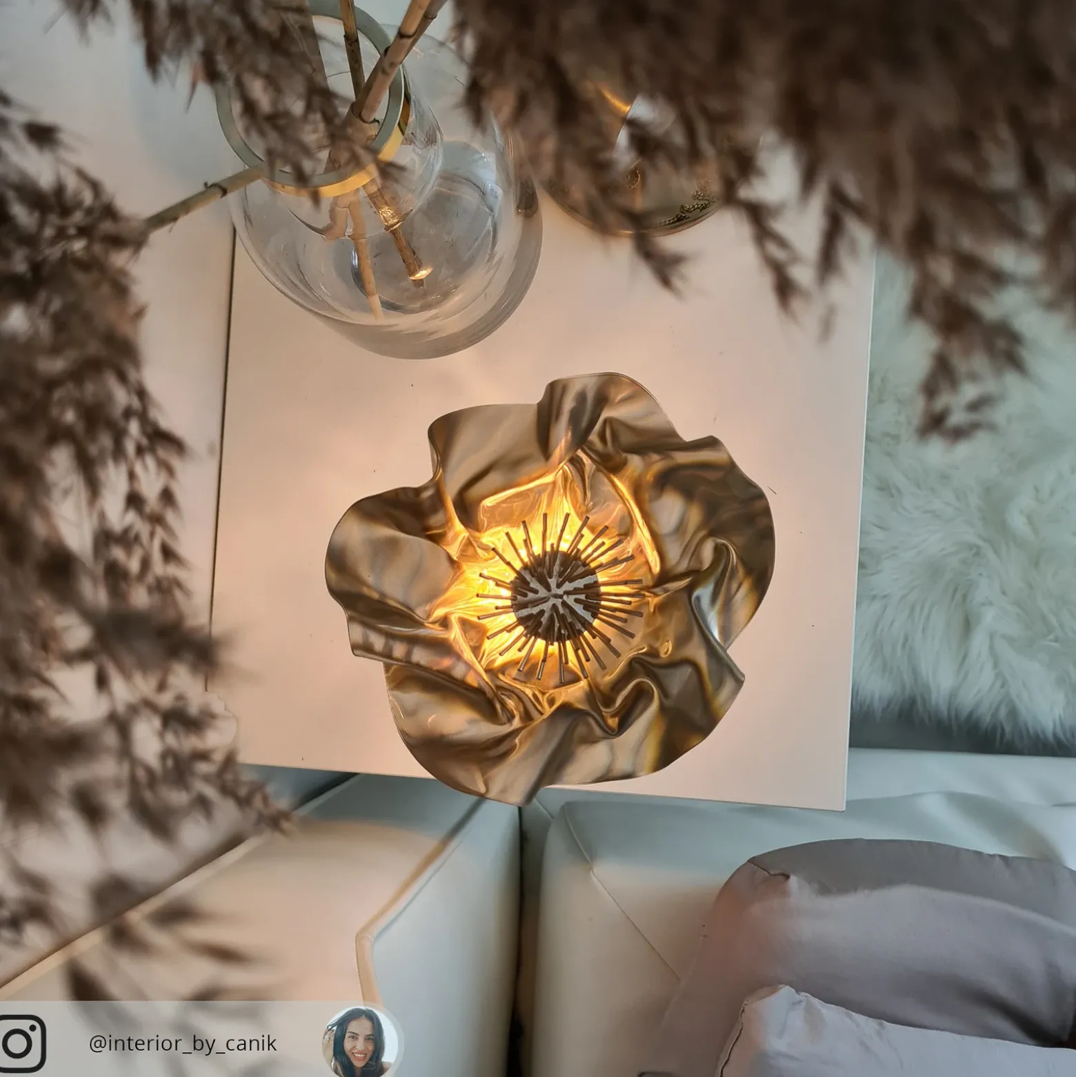 Slamp LaFleur Lámpara de mesa LED, batería recargable, terciopelo