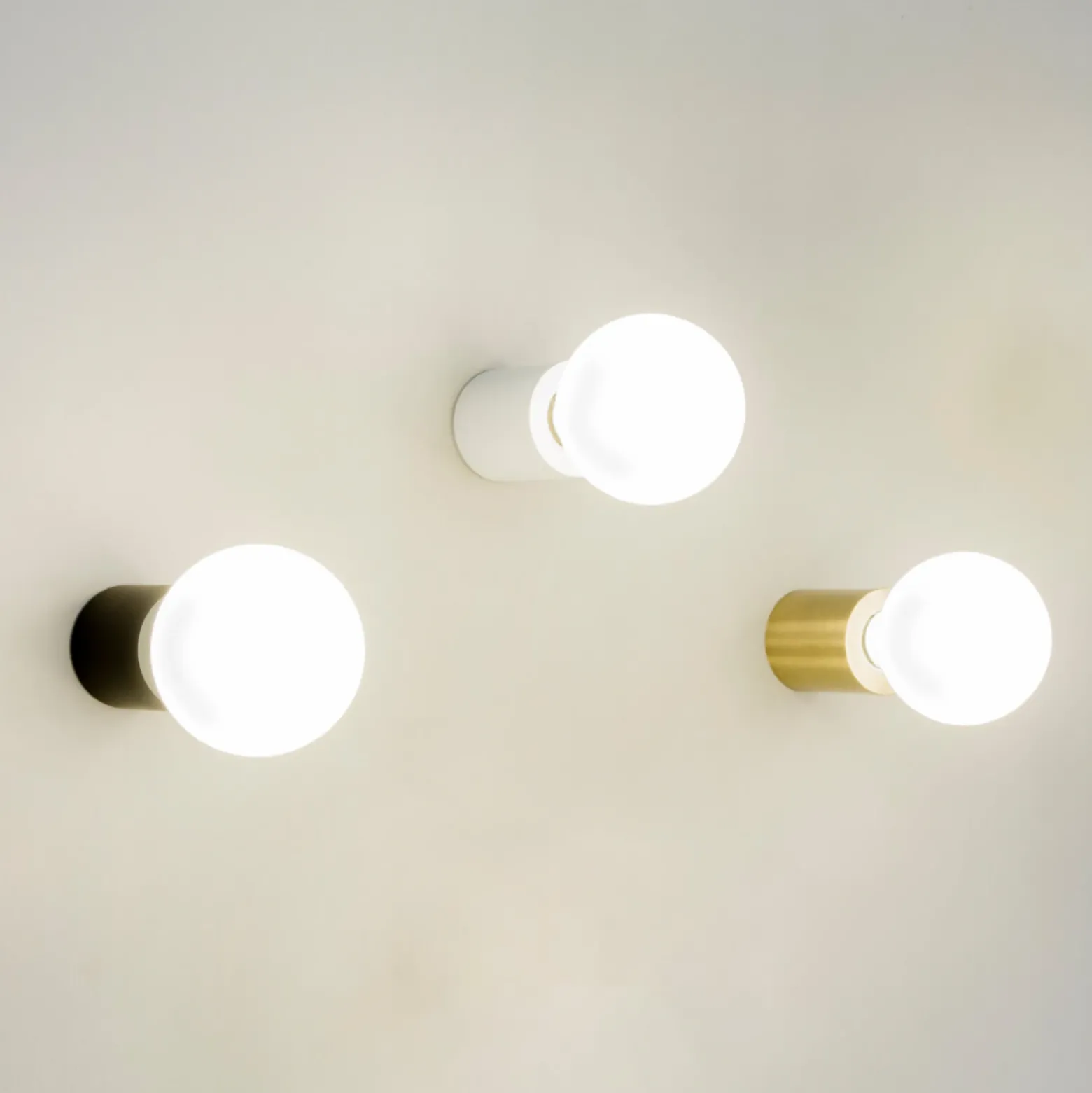 Ten - aplique minimalista, satén oro