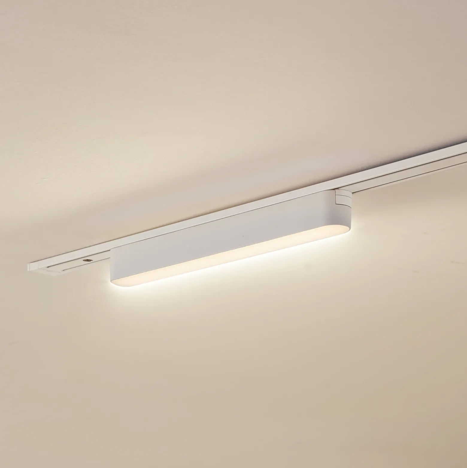 Tira LED Lindby 48 V Lumaro, blanca, 10 W, plástico, atenuable