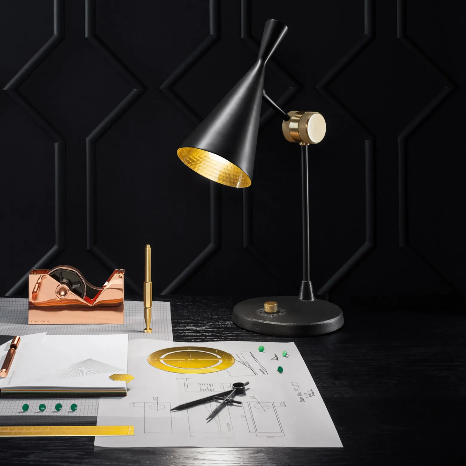 Tom Dixon Beat Table lámpara de mesa, negro