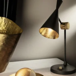 Tom Dixon Beat Table lámpara de mesa, negro