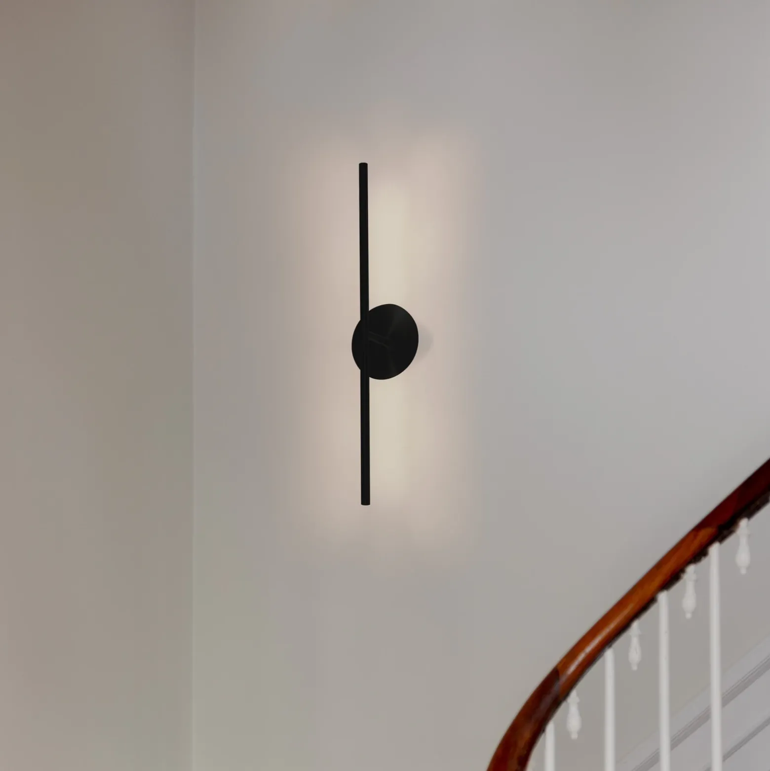 UMAGE Aplique de pared LED Omni, negro, longitud 74 cm