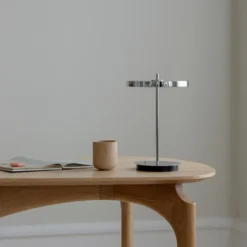 UMAGE lámpara de mesa LED recargable Asteria Move, acero pulido, 31 cm