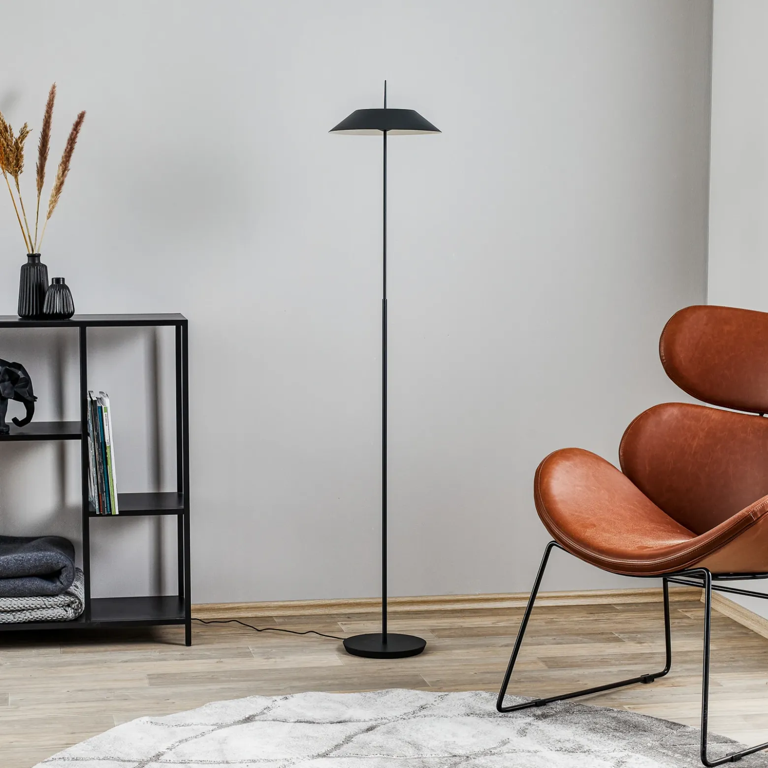 Vibia Mayfair - Lámpara de pie LED, gris grafito